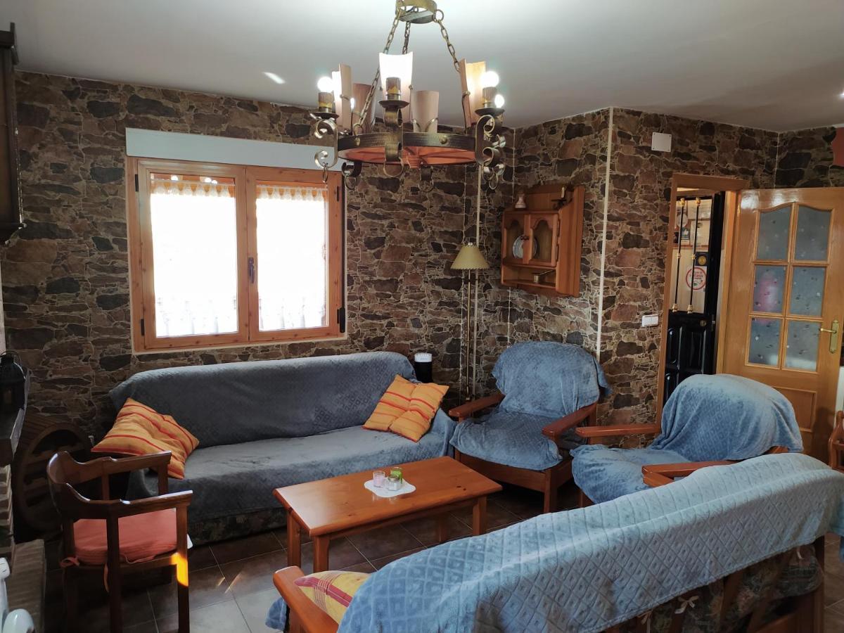 Casa Rural Mi Descanso Valdefuentes de Sangusín 외부 사진