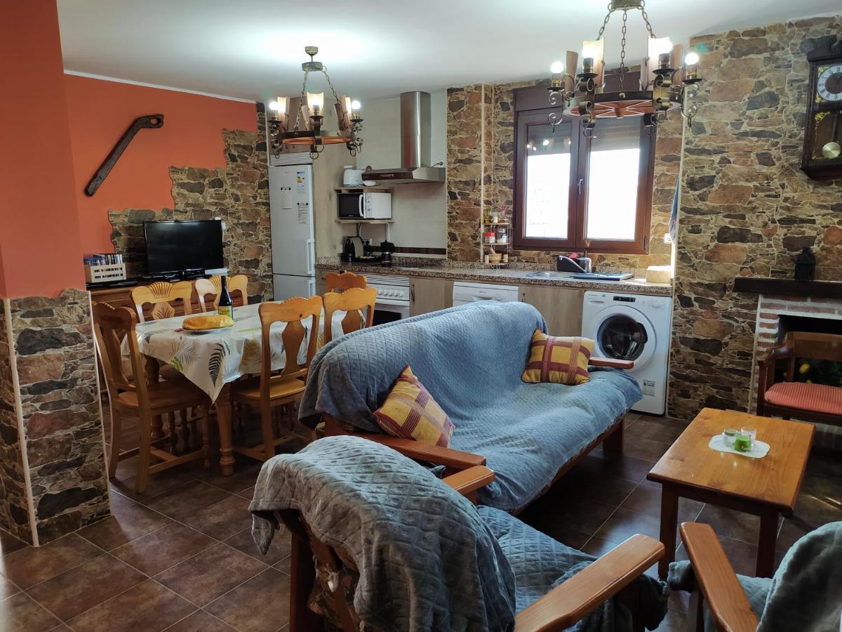 Casa Rural Mi Descanso Valdefuentes de Sangusín 외부 사진