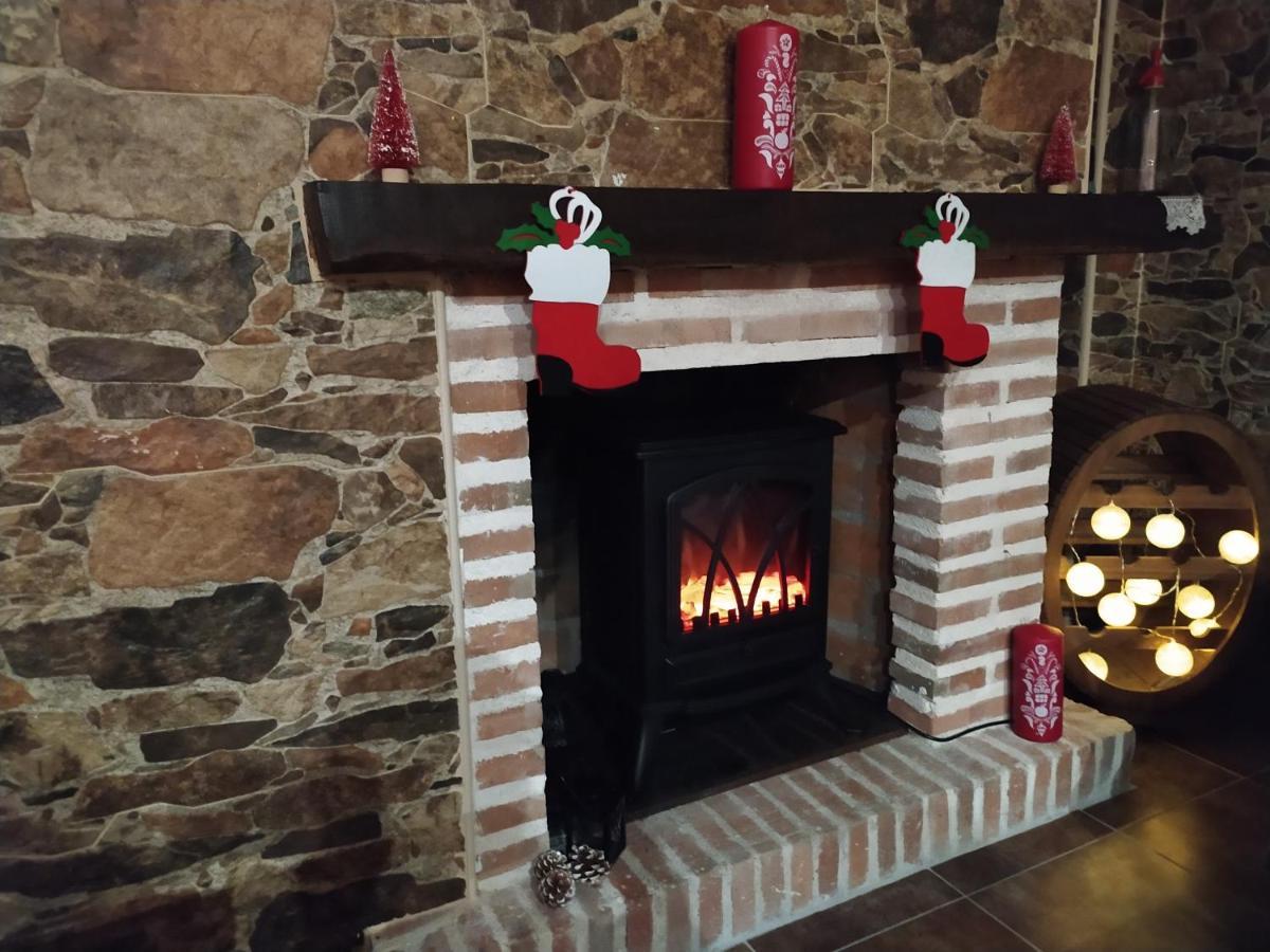 Casa Rural Mi Descanso Valdefuentes de Sangusín 외부 사진